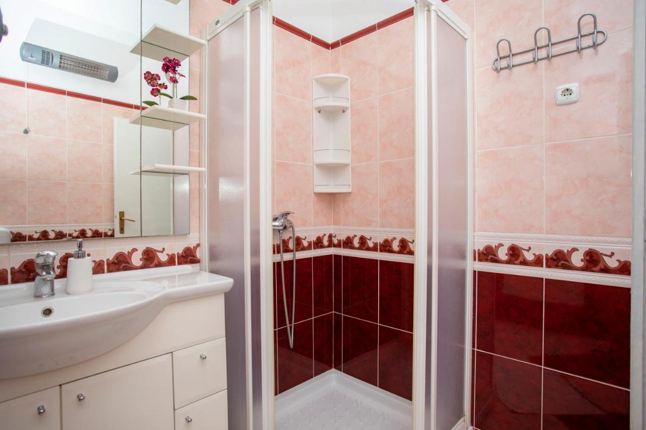 Villa Carla With Private Pool & Kids Playground - Pet Friendly Mutvoran Bagian luar foto