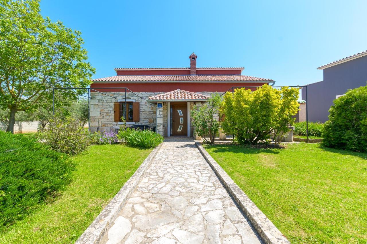 Villa Carla With Private Pool & Kids Playground - Pet Friendly Mutvoran Bagian luar foto