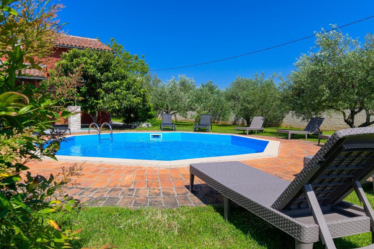 Villa Carla With Private Pool & Kids Playground - Pet Friendly Mutvoran Bagian luar foto