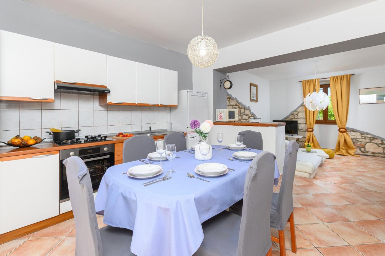 Villa Carla With Private Pool & Kids Playground - Pet Friendly Mutvoran Bagian luar foto