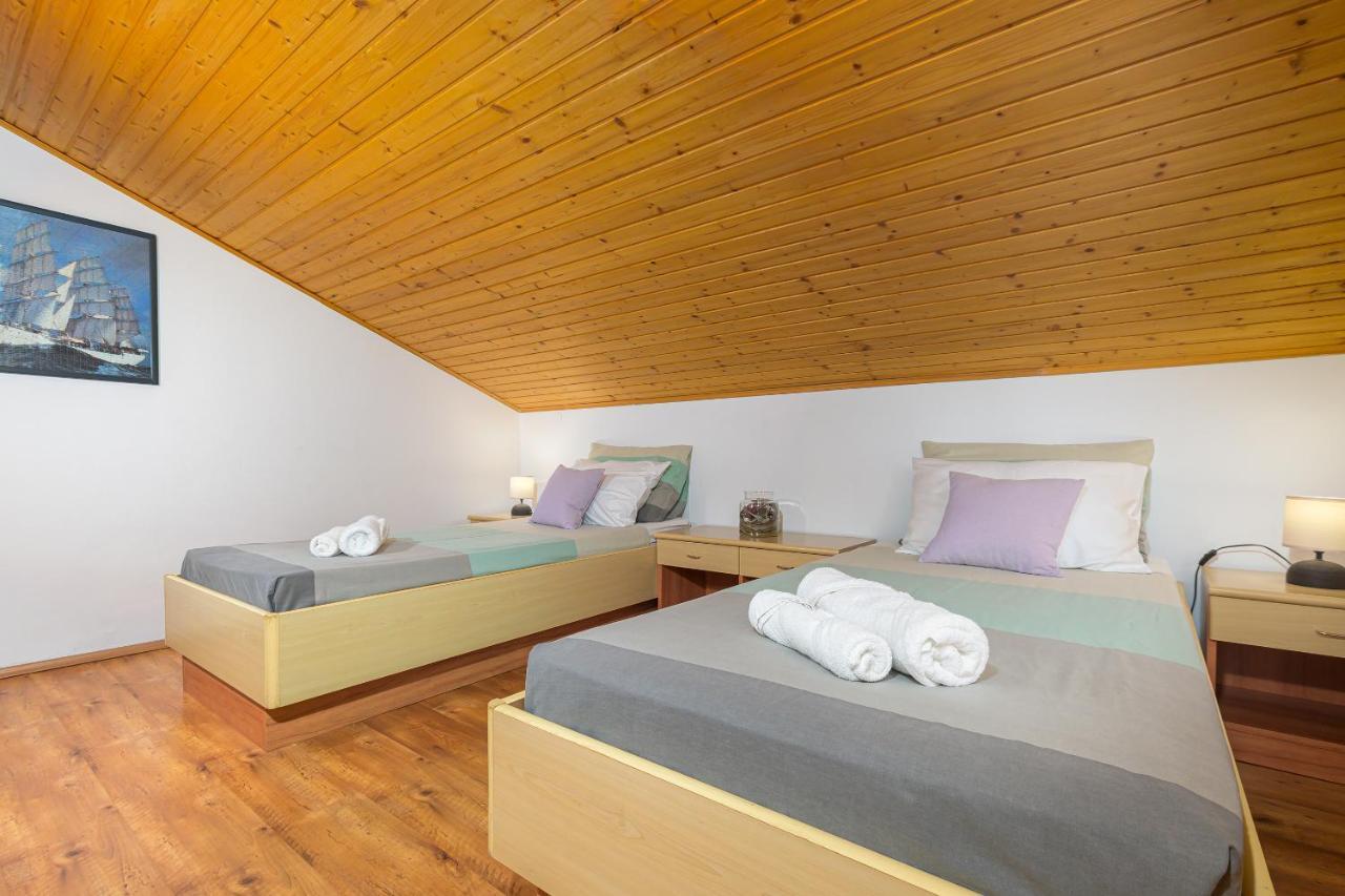 Villa Carla With Private Pool & Kids Playground - Pet Friendly Mutvoran Bagian luar foto