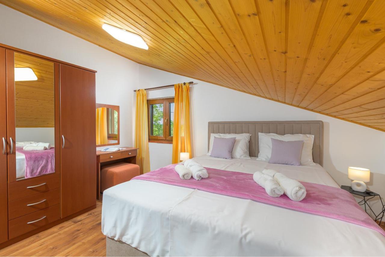 Villa Carla With Private Pool & Kids Playground - Pet Friendly Mutvoran Bagian luar foto